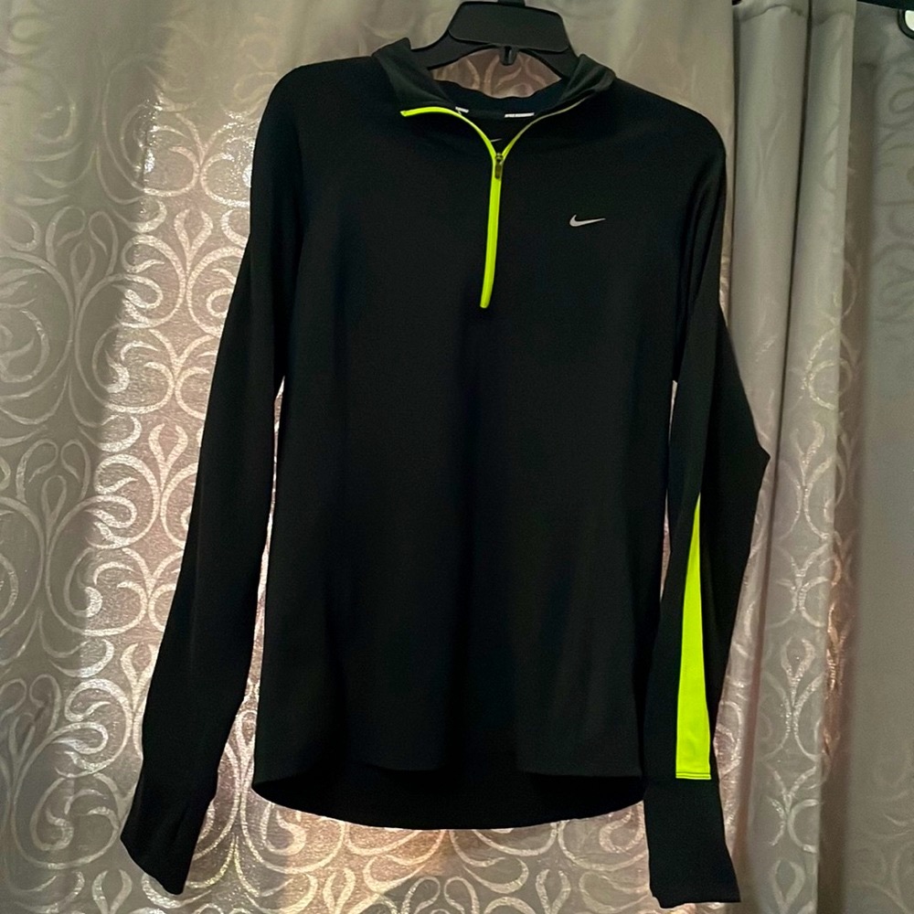 Nike Dri Fit Long Sleeve Pull Over
